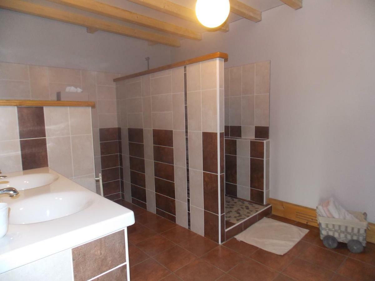 A La Mare Du Vieux Chene Bed & Breakfast Bellegarde-Poussieu Bagian luar foto